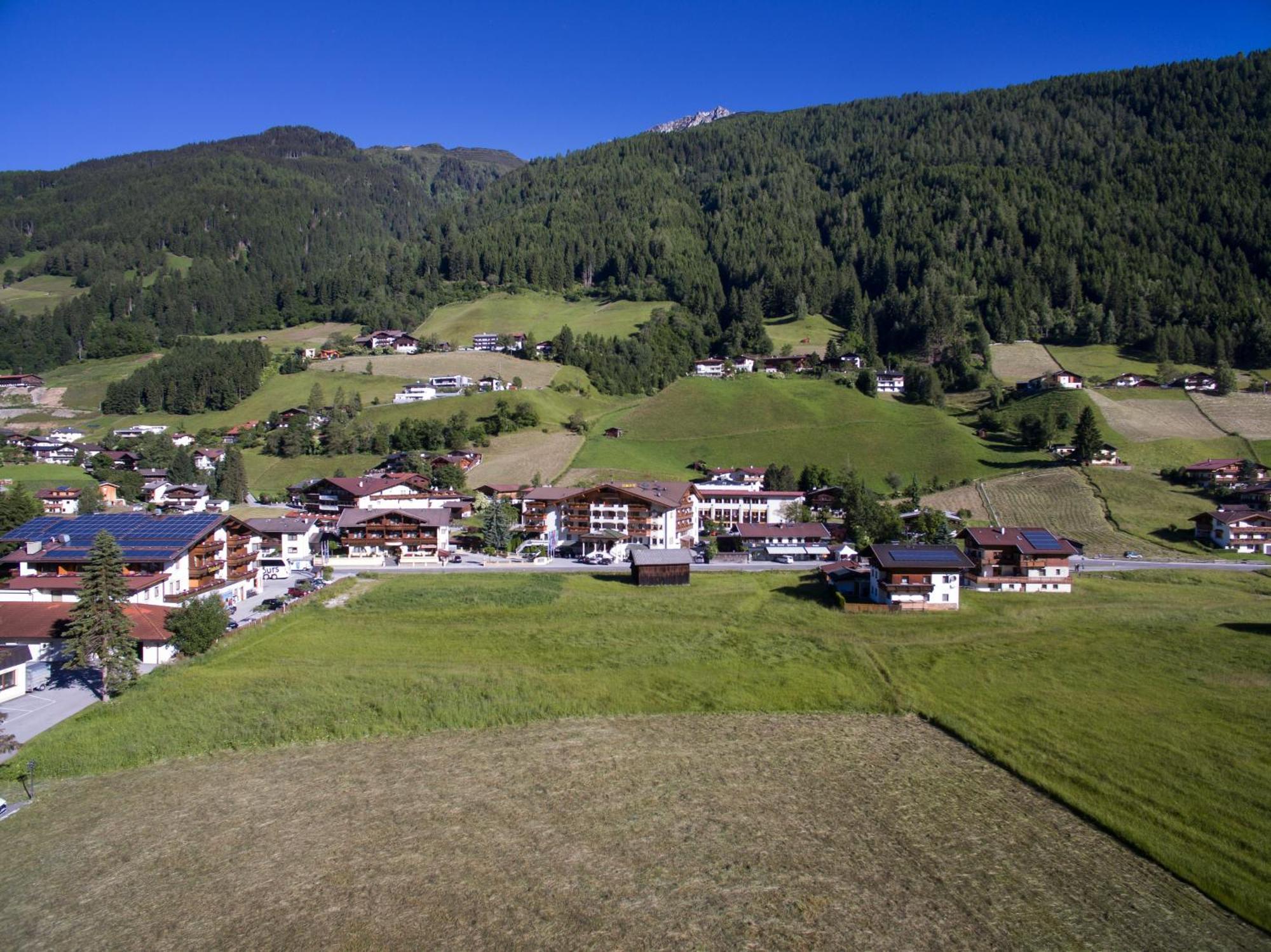 Hotel Stubaierhof Neustift im Stubaital Exterior photo